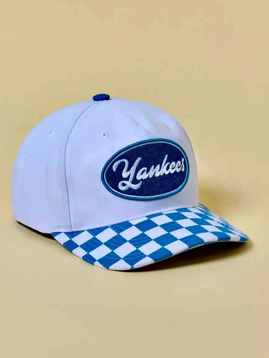 Mitchell & Ness Accessories - NWOT Mitchell & Ness MLB New York Yankees Checkered Brim Hat